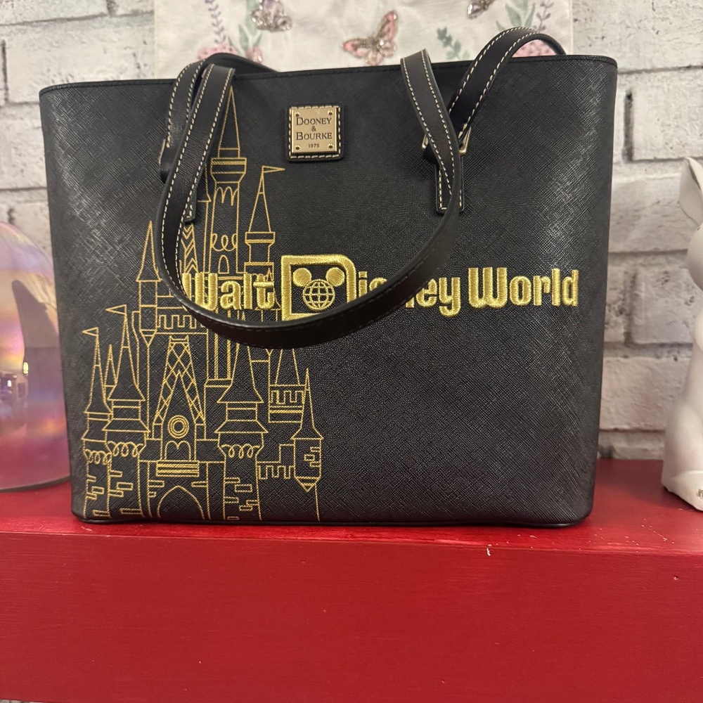 Cinderella Castle Dooney & Bourke Tote Bag – Walt Disney World